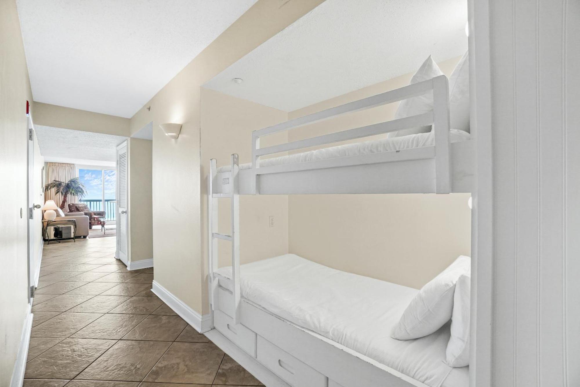 Pelican Beach Resort By Panhandle Getaways Destin Room photo
